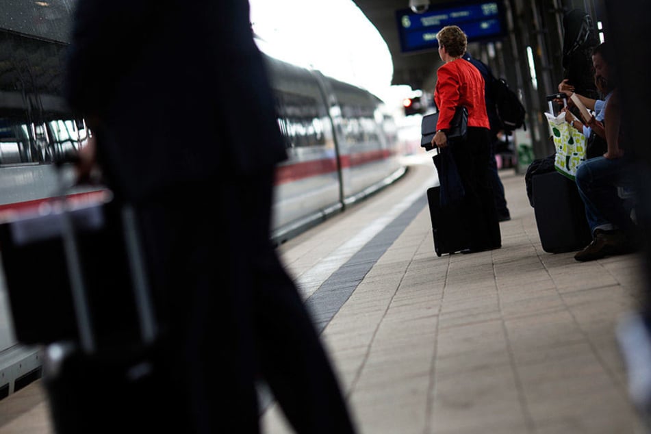 Der Regionalbahnhof am Frankfurter Flughafen soll ausgebaut und modernisiert werden. (Symbolbild)