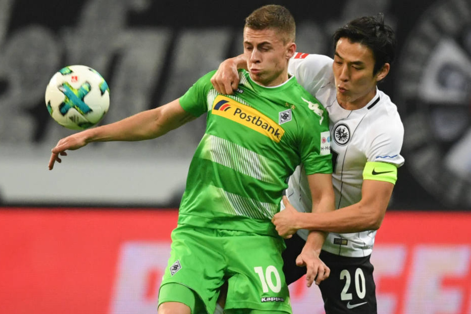 Die Erfahrung von Makoto Hasebe (re.) ist für Eintracht Gold wert.
