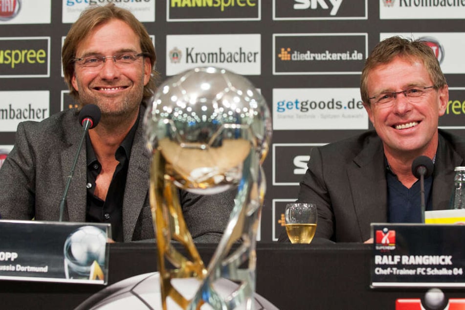 Während Jürgen Klopp (l.) ein oft gesehenes Werbegesicht im Fernsehen ist, belässt es Ralf Rangnick bei einem Ausrüstervertrag mit zwei Bekleidungsmarken.