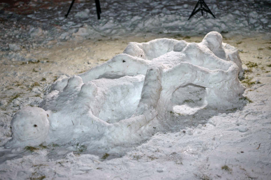 Lesbischer Sex - das hat es unter den Radeberger Schneefiguren auch noch nicht gegeben.