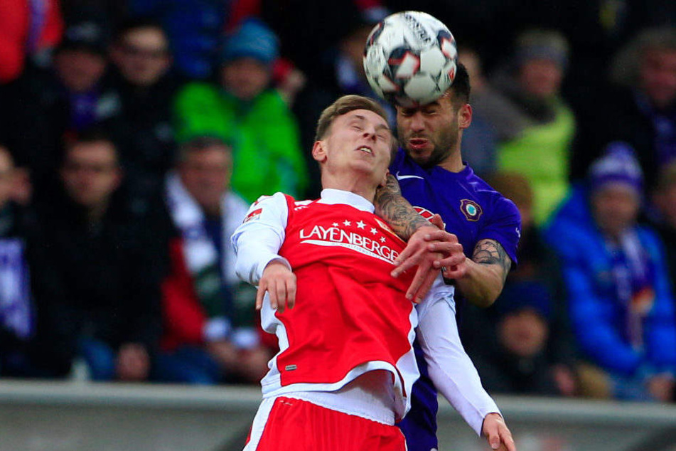 Joshua Mees hat gegen Calogero Rizzuto das Nachsehen.