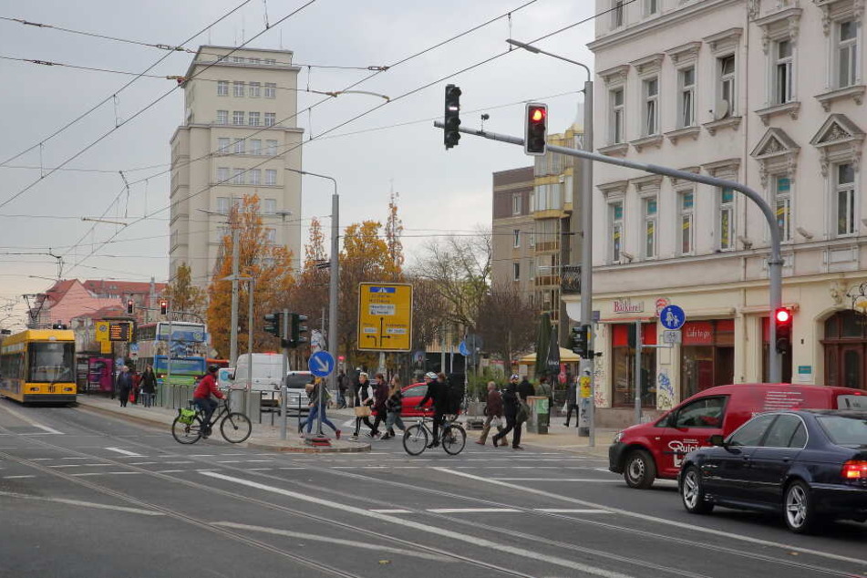 Am Albertplatz wurde der Mann beraubt. (Archivbild)