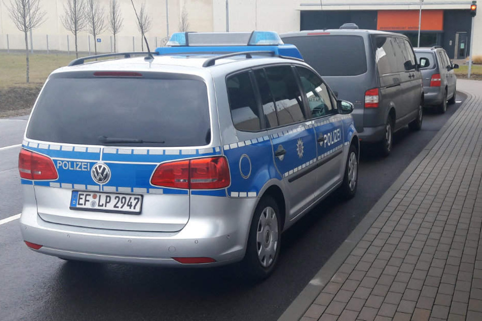 Mit einem Großaufgebot suchte die Polizei nach den Entflohenen.