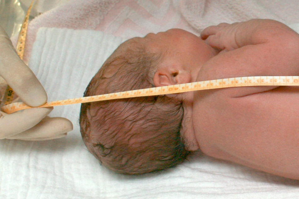 Das erste Baby erblickte nach der Evakuierung im wiedereröffneten Bürgerhospital das Licht der Welt. (Symbolbild)