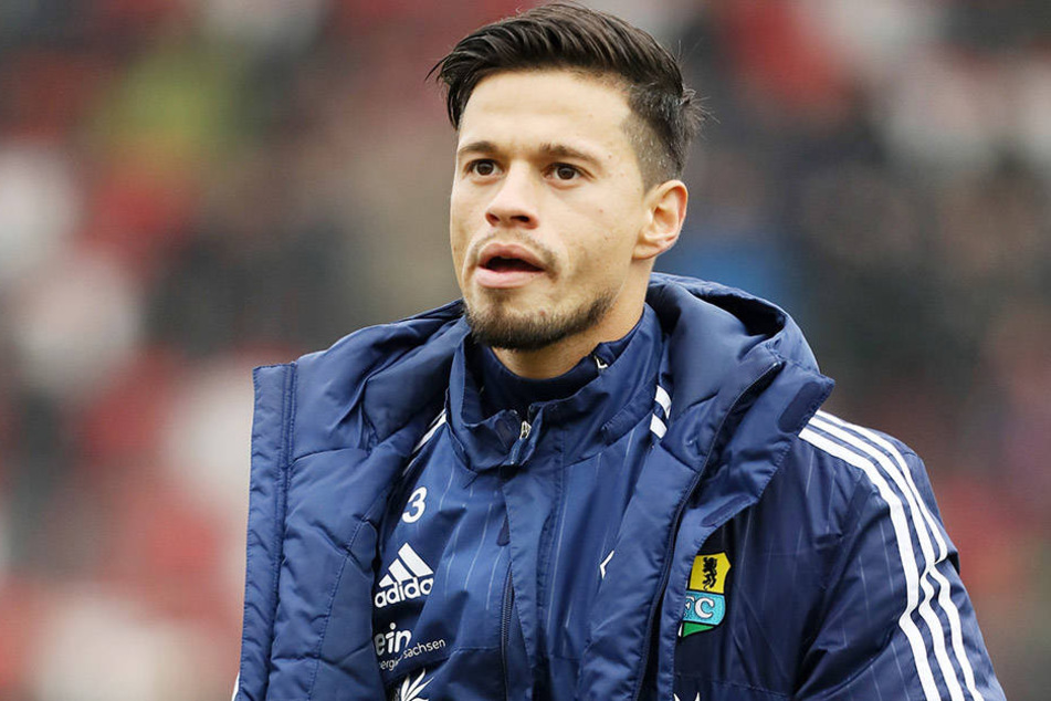 Zufrieden sieht anders aus! Stefano Cintotta schmort seit Wochen auf der Bank.