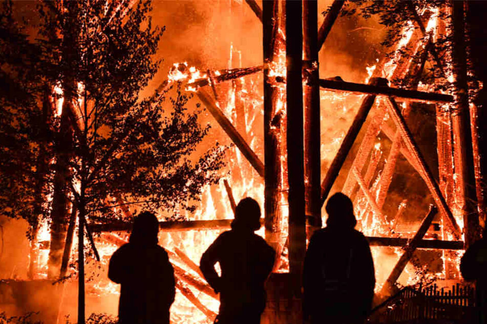 Am 12. Oktober 2017 wurde der beliebte Frankfurter Goetheturm ein Raub der Flammen.