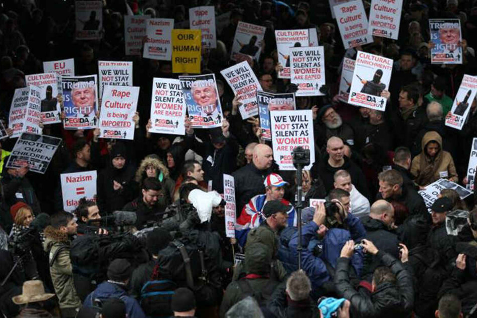 Weil der UK-Ableger von Pegida das Istanbuler Attentat zur Stimmungsmache gegen Flüchtlinge nutzt, rastete die Sängerin aus.
