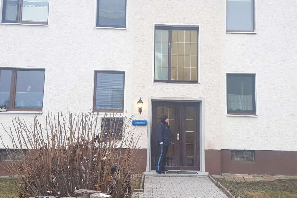 In Bayern haben Polizeibeamte in einem Haus einen schrecklichen Fund gemacht.