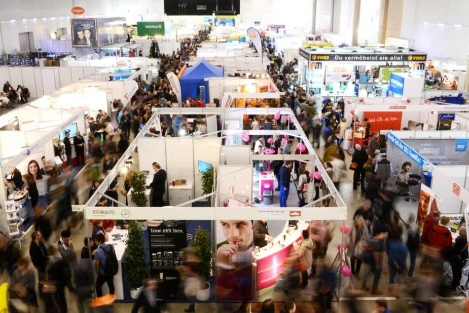 Ein Blick von oben auf die Jobmesse Karrierestart.