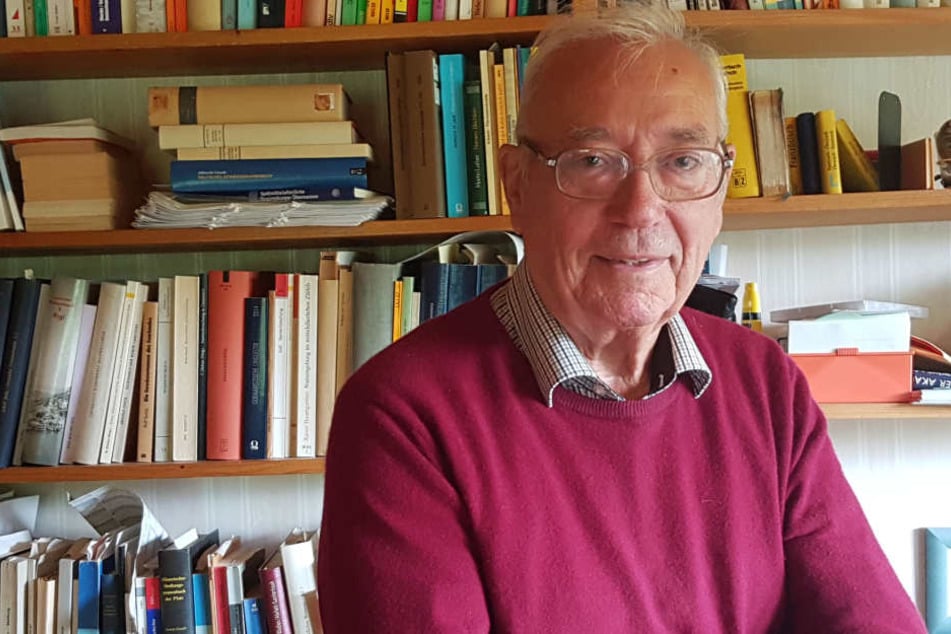 Der emeritierte Germanistik-Professor Hans Ramge untersucht die Nachnamen in Hessen.