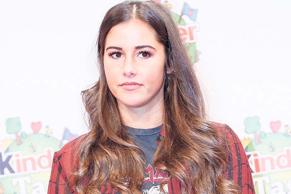 Wird Sarah Lombardi(24) heute endlich zu den fiesen Gerüchten Stellung nehmen?Immerhin: Ihren Ehering trägt sie noch.