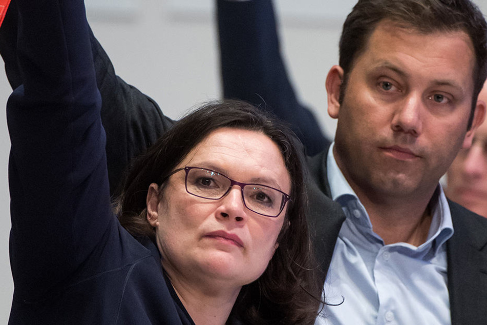 SPD-Chefin Andrea Nahles und SPD-Generalsekretär Lars Klingbeil fordern von Horst Seehofer endlich Aufklärung in der Bamf-Affäre.