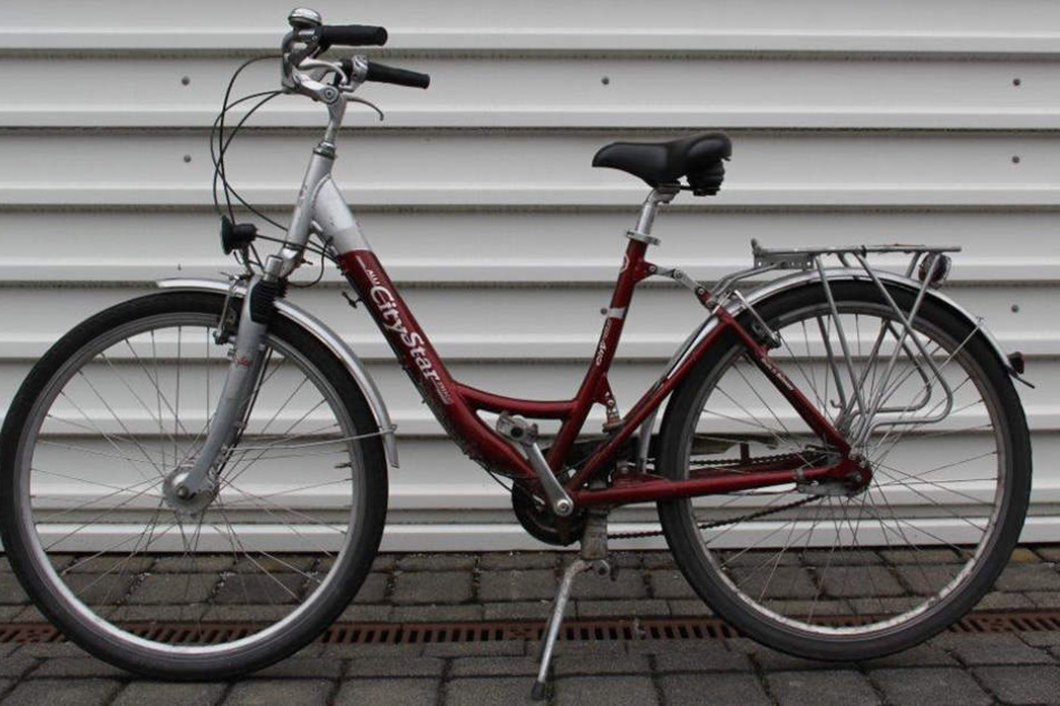 Mit diesem Fahrrad soll der Tatverdächtige zum Tatort in der Jahnstraße gefahren sein.