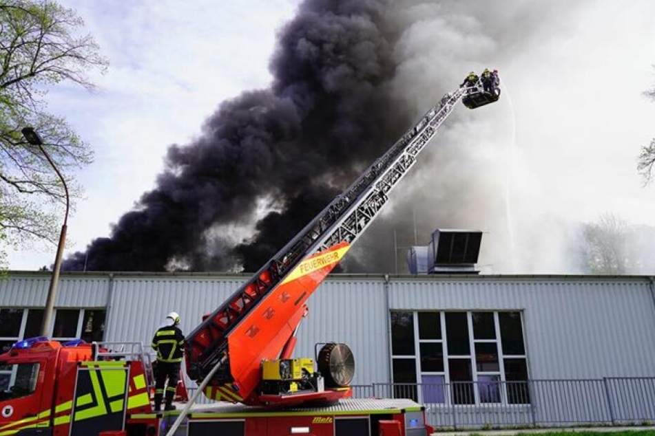 In der Firma Ertex in Rodewisch ist am Freitagmorgen ein Brand ausgebrochen.