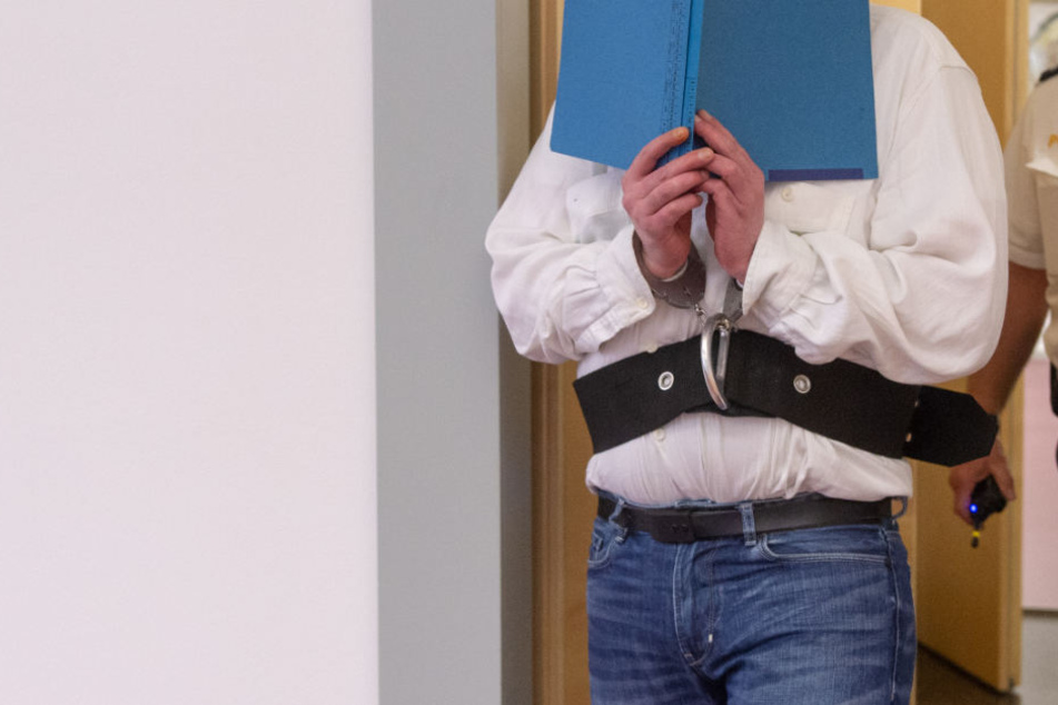 Die Polizei hatte den 32 Jahre alten Mann noch am Tatort festgenommen.