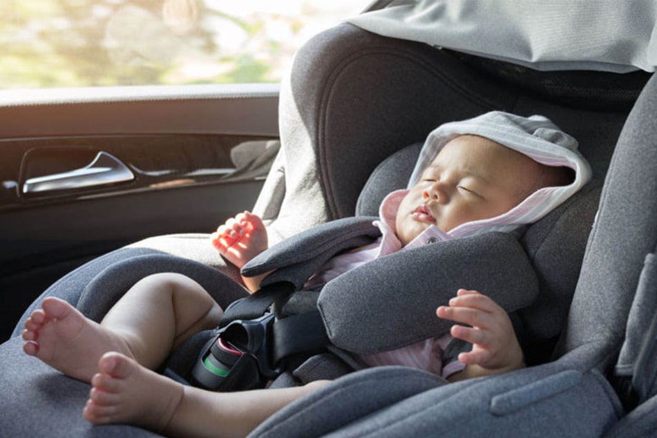 Baby Sitzt Im Heissen Auto Die Reaktion Der Security Ist Unfassbar