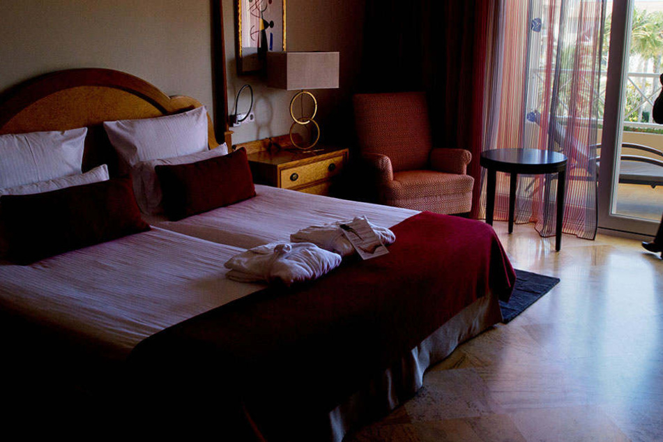 In einem Hotelzimmer wurde die 22-Jährige vergewaltigt.