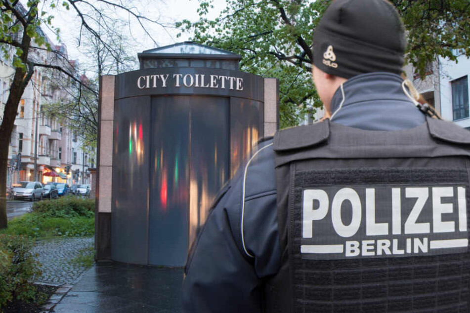 Auf einer öffentlichen Toilette soll das Mädchen missbraucht worden sein. (Symbolbild)