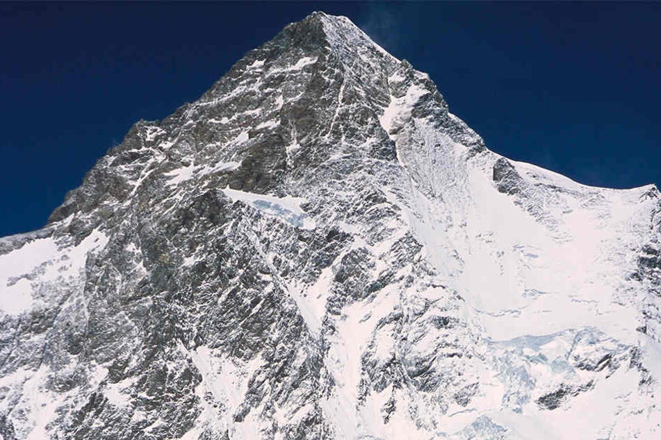 Den legendären K2 (8611 Meter) im Himalaya wollte Arnold 1991 mit sechs Mitstreitern besteigen - als erster Deutscher überhaupt. Der Versuch scheiterte.