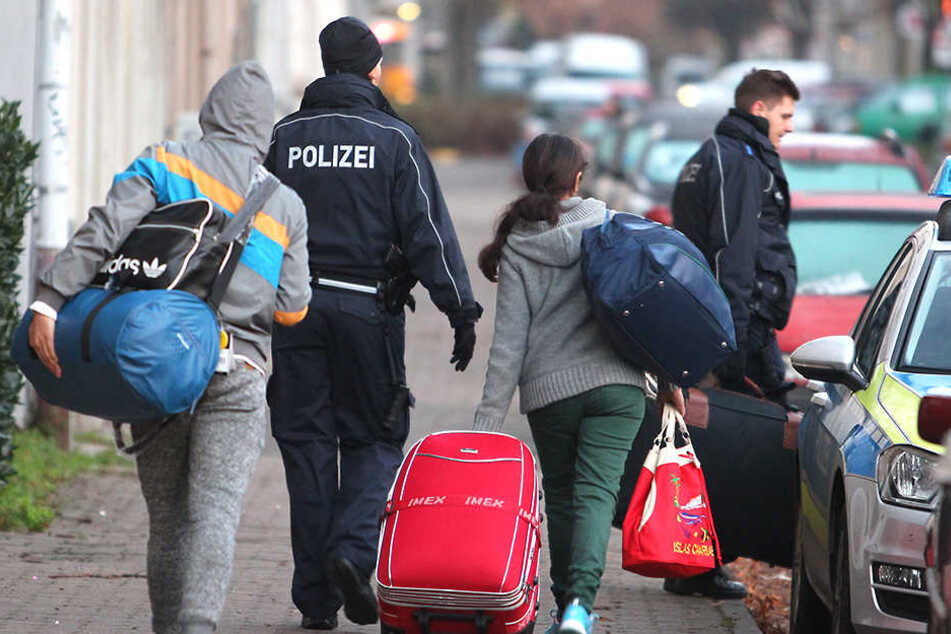 Straftätern und Gefährdern droht eine noch konsequentere Abschiebung als zuvor (Symbolbild).