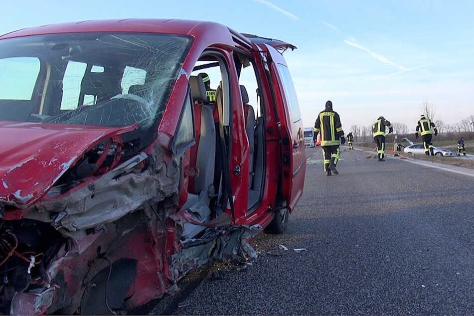 An beiden Fahrzeugen entstand ein Totalschaden.