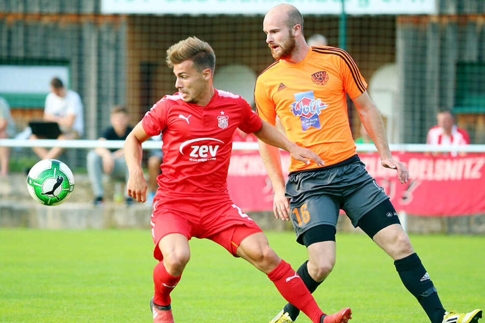 Beim 7:0 gegen Wismut Gera gab Sinan Tekerci (l.) sein Debüt im FSV-Trikot. Rechts Geras Sebastian Dräger.