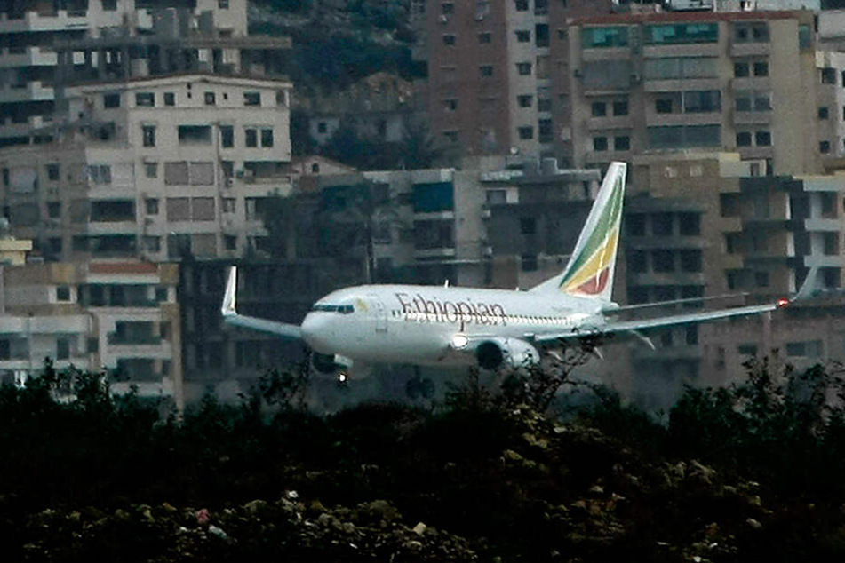 An Bord der Boeing 737 waren nach ersten Angaben der Airline wohl 149 Passagiere und 8 Crew-Mitglieder.