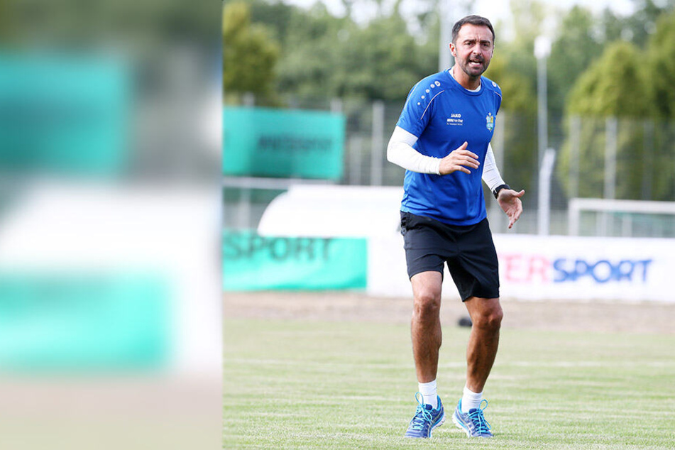 Sreto Ristic ist engagiert bei der Sache. Am Montag in Unterhaching gibt er sein Debüt als Chef auf der CFC-Bank.