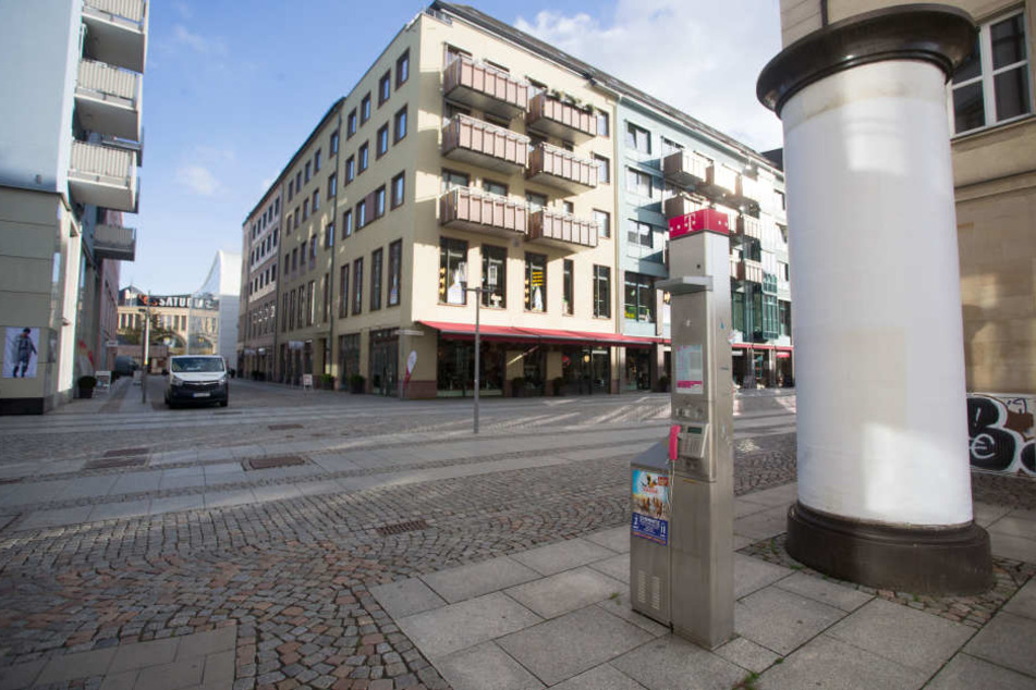 Von dieser Telefonzelle in der Inneren Klosterstraße rief der Täter am Dienstag an.