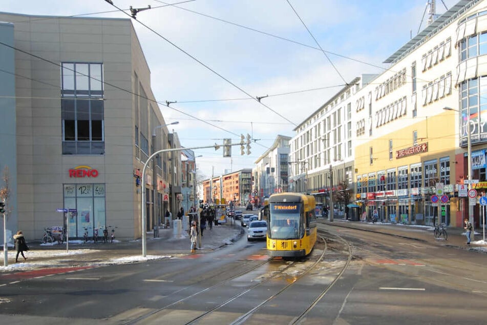 Etwa 900 Busse und Bahnen halten täglich an der Kesselsdorfer Straße. 2017
starten die Arbeiten für einen Komplettumbau.