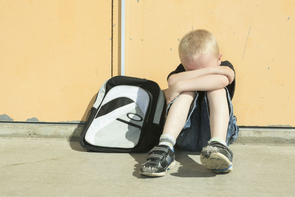 Die Polizei lockte die Mutter und den Lebensgefährten samt den Jungen in einen Wald, wo sie die Falle zuschnappen ließ. (Symbolbild)