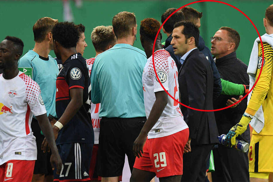 Das Topspiel wurde zum Zoffspiel. Rangnick und Hummels (Kreis) gerieten in der Halbzeitpause aneinander.