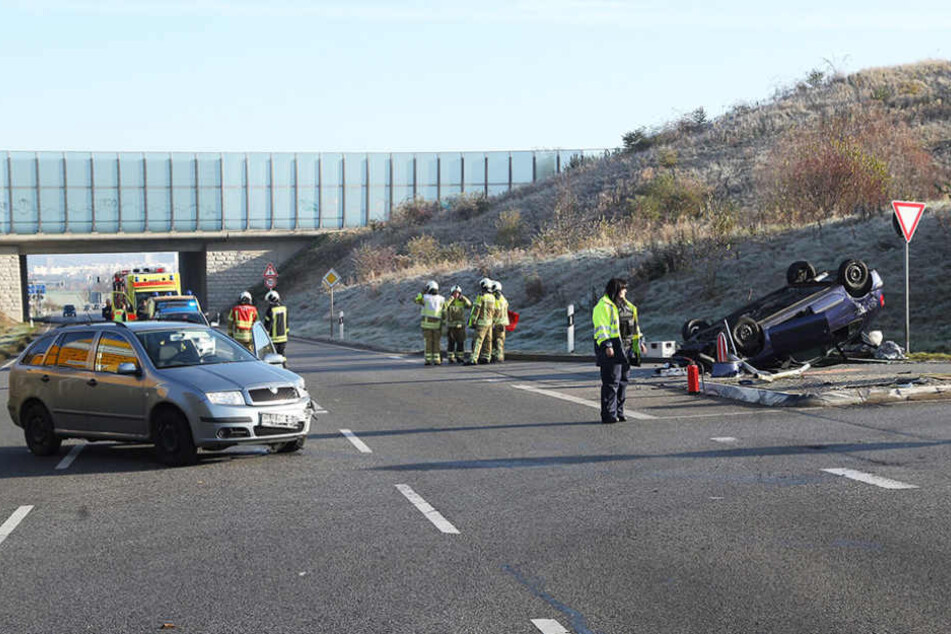An der Autobahnausfahrt Dresden-Prohlis hat es am Sonntagmorgen gekracht.