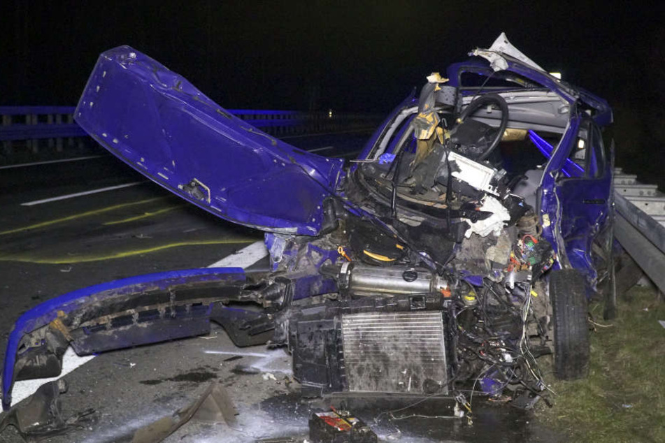 Ein Auto ist am Dienstagabend auf der Bundesstraße 68 bei Bramsche (Kreis Osnabrück) in eine Unfallstelle gefahren.