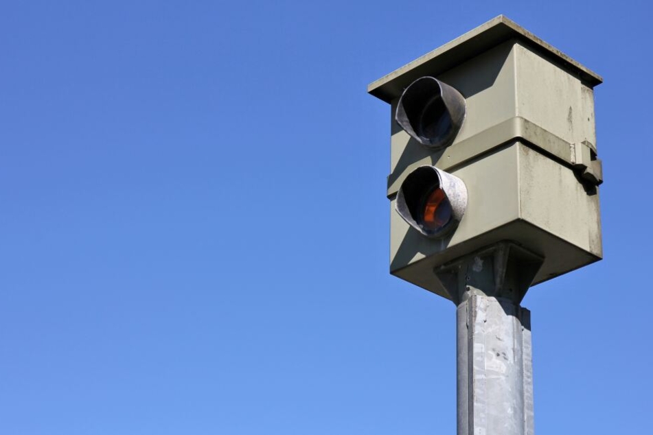 Raser aufgepasst! Die Brandenburger Polizei will ein Zeichen gegen Verkehrssünder setzen. (Symbolbild)