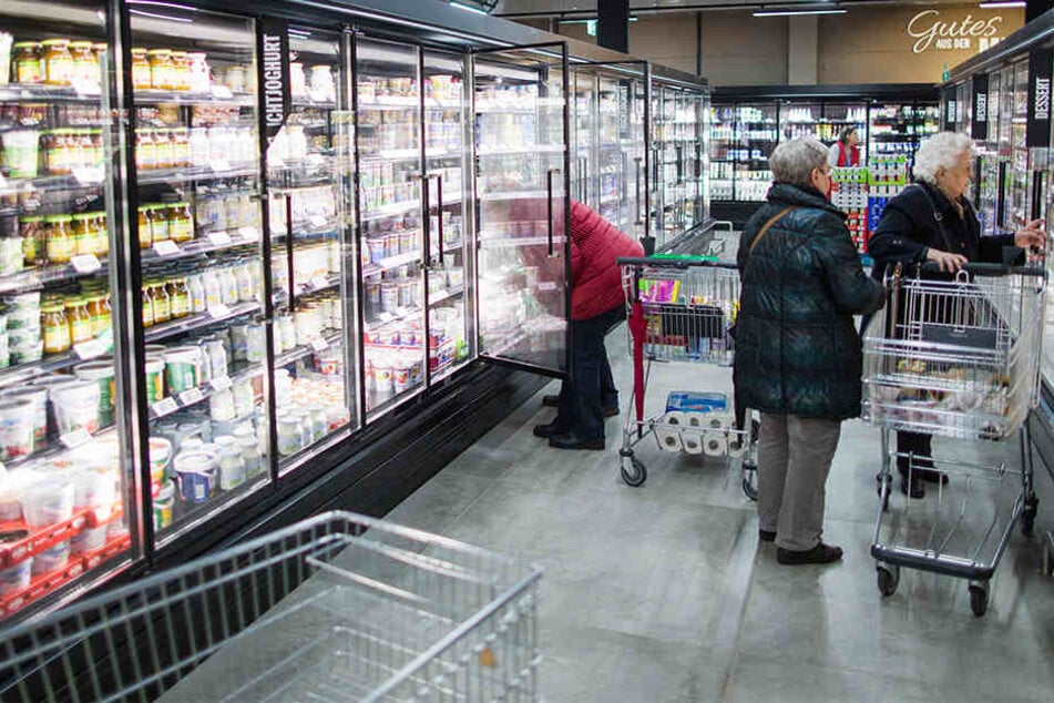 Die Polizei warnt noch immer vor manipulierten Joghurtprodukten in Hallenser und Bitterfelder Supermärkten. (Symbolbild)