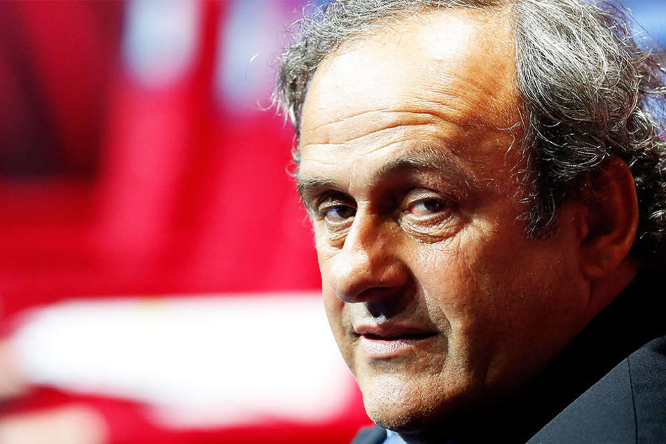 Michel Platini gab in einem Interview zu, am Spielplan der WM 1998 gedreht zu haben.