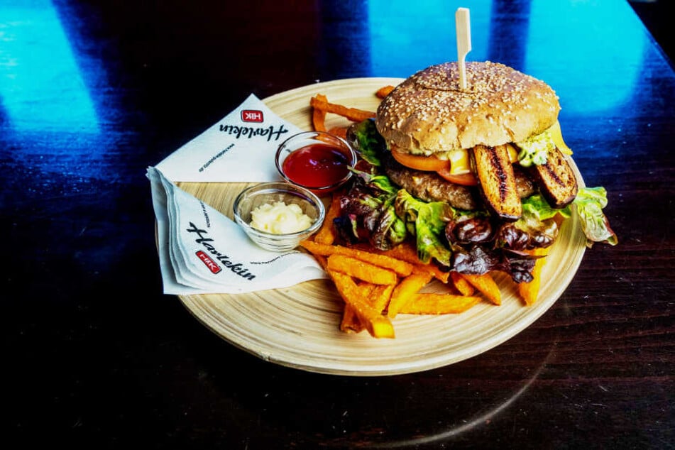 Kein Scherz: In den herzhaften Pfefferküchler-Burger kommen süße Spitzen aus
Pulsnitz.