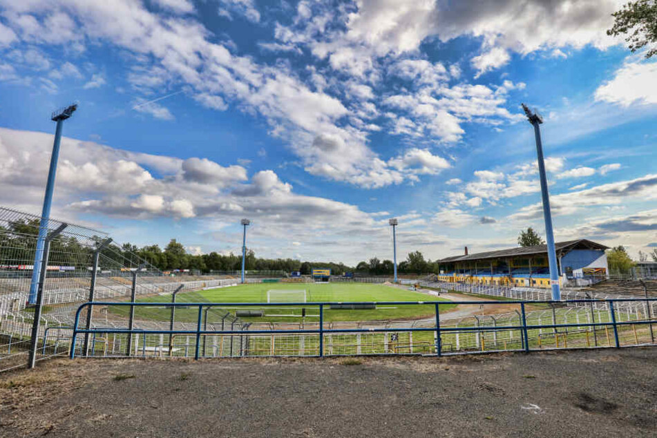 Das Fassungsvermögen des altehrwürdigen Bruno-Plache-Stadions wurde von 6800 auf 10.900 Plätze ausgebaut.