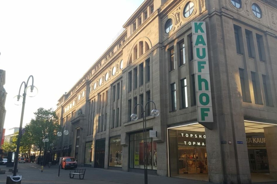 Der Galeria Kaufhof an der Gürzenichstraße in der Kölner Innenstadt.