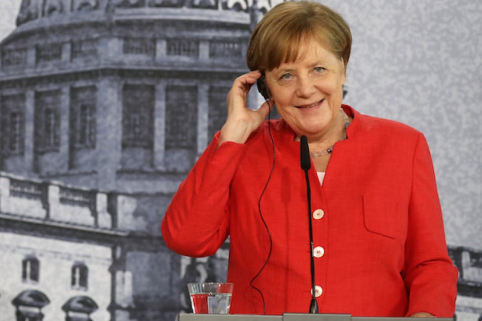 Kanzlerin Angela Merkel (63, CDU) darf sich über eine Gehaltserhöhung freuen.