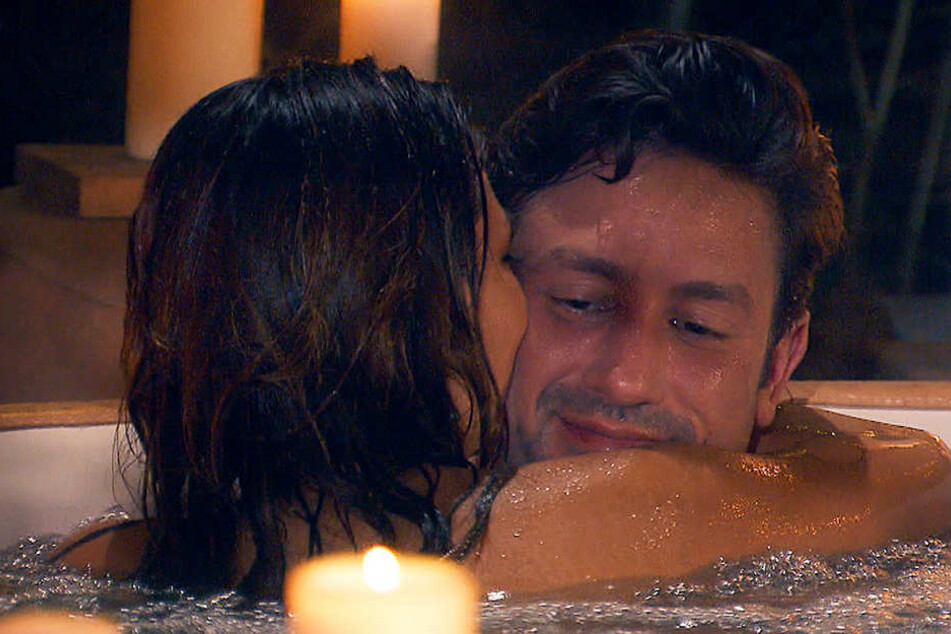 Bachelor Daniel Völz (32) ließ bisher kaum eine Gelegenheit zum Knutschen ungenutzt. Gibt es beim Date mit Kristina heiße Küsse.