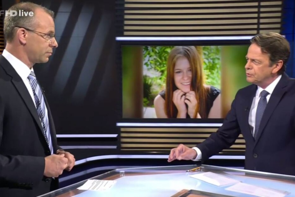 Kriminalhauptkommissar Markus Mertens (links) und Moderator Rudi Cerne erhoffen sich neue Hinweise in dem mysteriösen Fall.