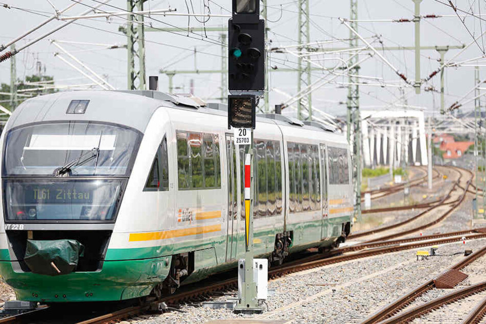 Der Mann war in einem TRILEX-Zug unterwegs.