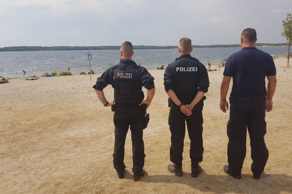 Da staunten die Badegäste nicht schlecht: Am Donnerstag zeigten die Ordnungshüter sowohl am Cossi als auch am Markkleeberger See Präsenz.