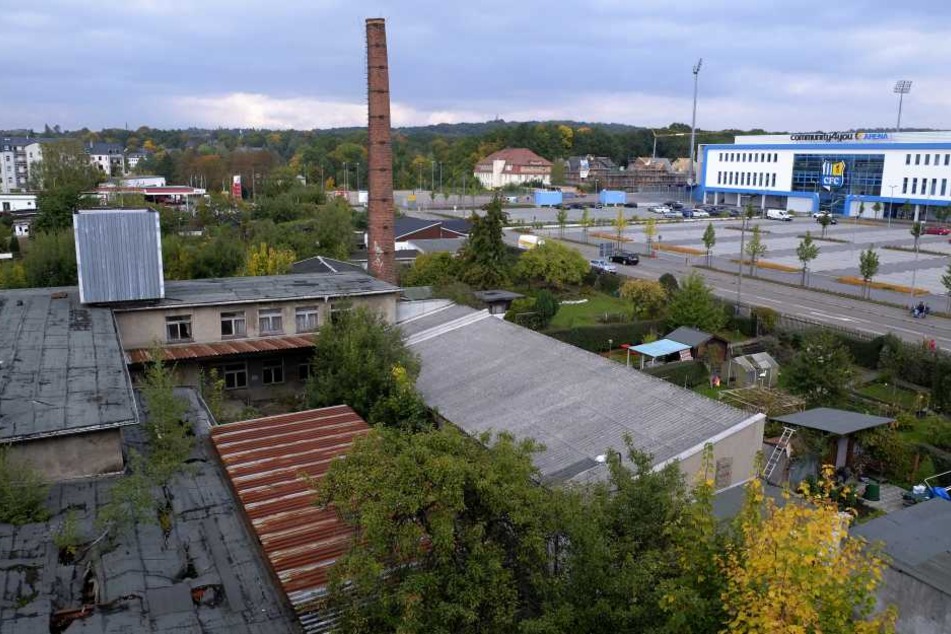 Noch sieht die Fläche vorm CFC-Stadion ein bisschen aus wie Kraut und Rüben.
Die Stadt will das Areal beleben.