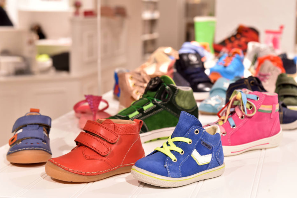 Stylische Kinderschuhe in allen Farben!