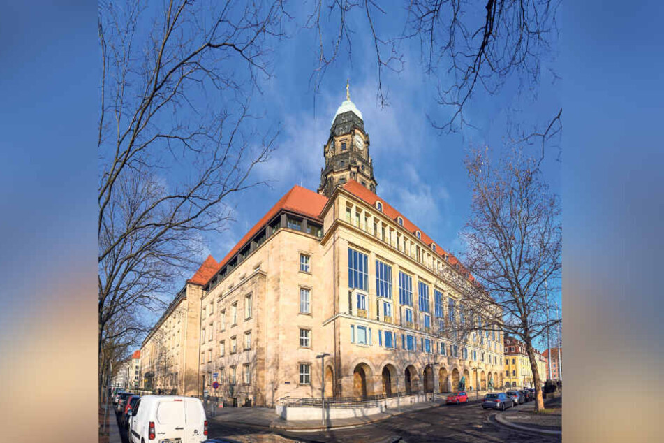 Hinter verschlossenen Türen wird im Rathaus über neue Ehren-Auszeichnungen gestritten.