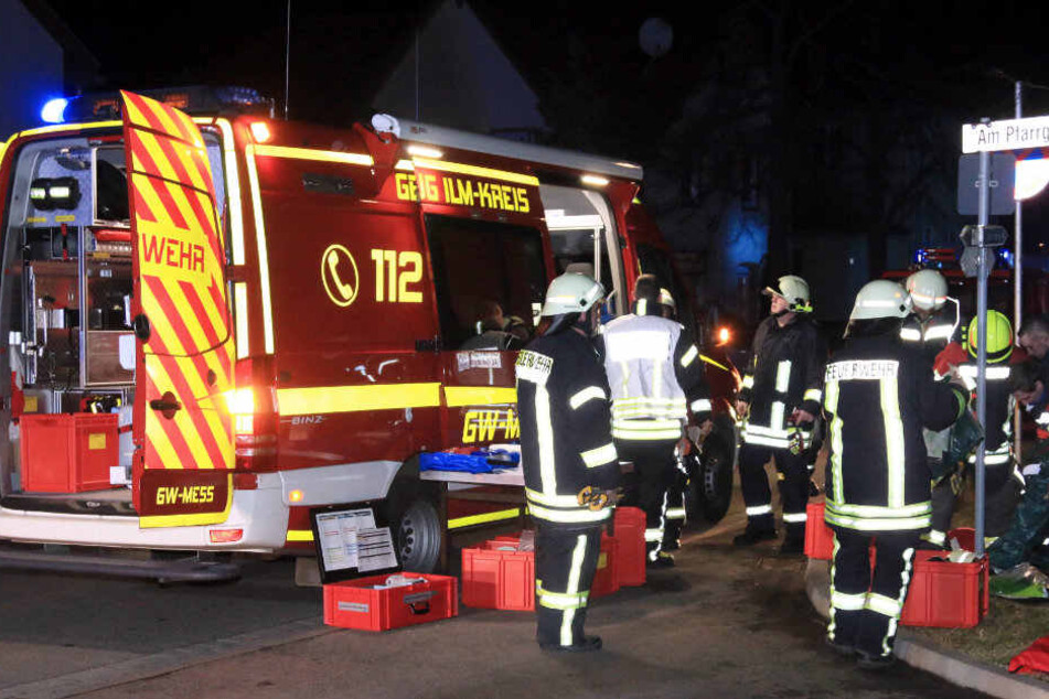 Die Feuerwehr ist mit einem Großaufgebot vor Ort.