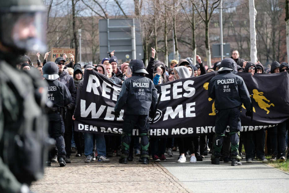Zuletzt gingen linke Bündnisse gegen Demonstrationen von LEGIDA oder die Partei "Die Rechte" auf die Straße. Am Samstag wollen sie gegen die Compact-Konferenz protestieren.